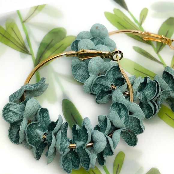 Fabric floral Hoop Korean Fashion Earrings - Picture 3 of 7